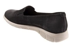 Universal -Women Shoes Store 3010 00749 2110 064 6