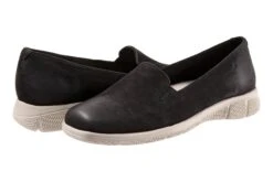 Universal -Women Shoes Store 3010 00749 2110 064 7